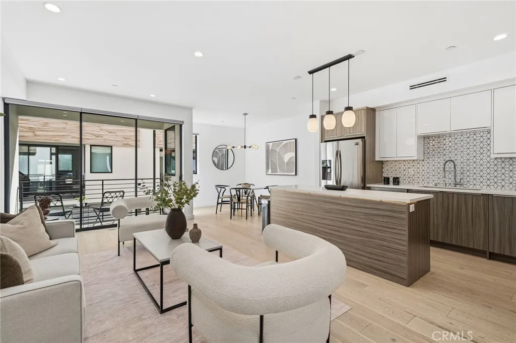 Additional image 5 of 5153 W Redondo Court, Los Angeles, CA 90019