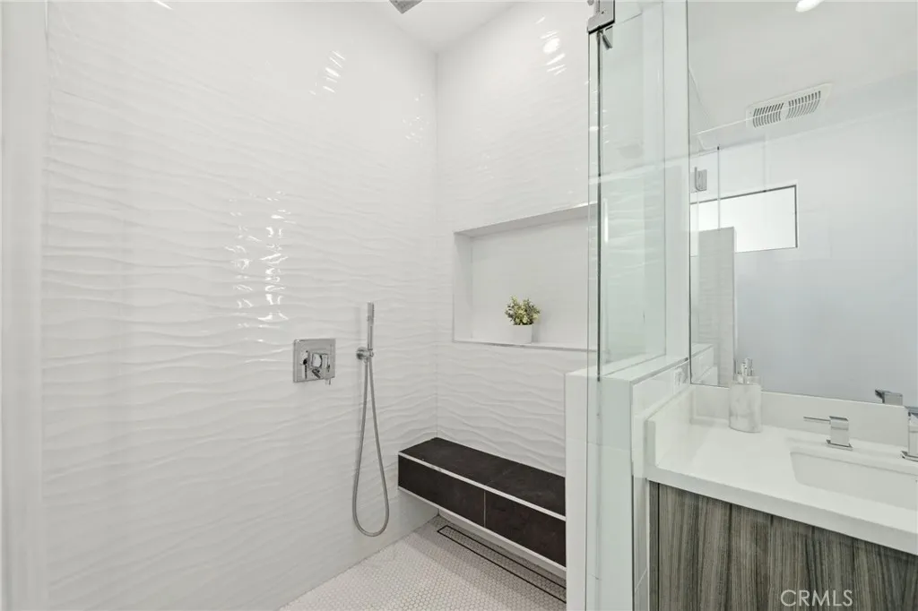 Additional image 26 of 5153 W Redondo Court, Los Angeles, CA 90019