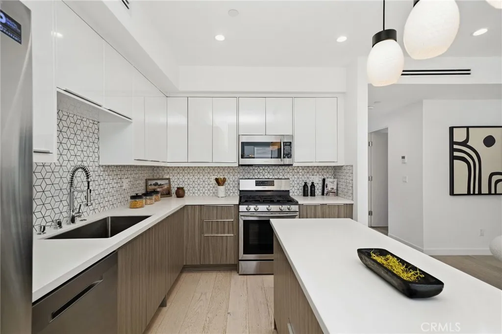 Additional image 7 of 5153 W Redondo Court, Los Angeles, CA 90019