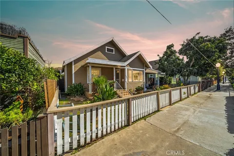 752 N Toledo Walk, Long Beach, CA 90813 - MLS#: PW25040309