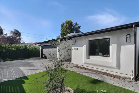 18149 Calvert Street, Tarzana, CA MLS: SR25095643