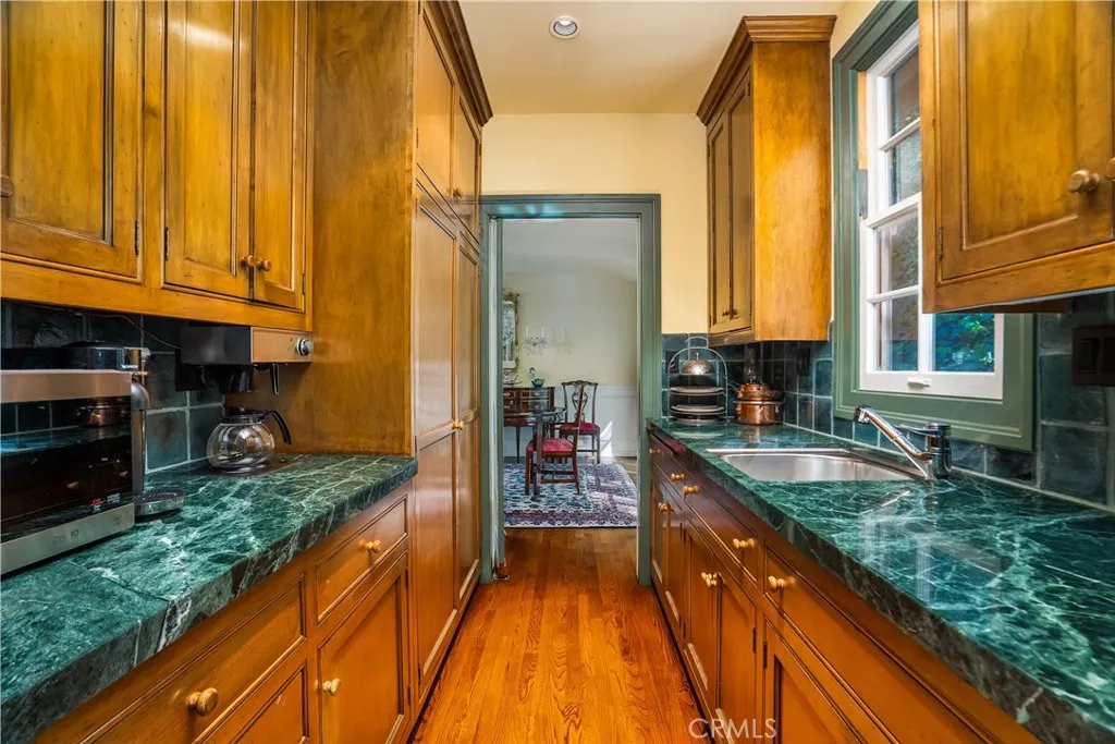 Additional image 10 of 17420 Rancho St, Encino, CA 91316