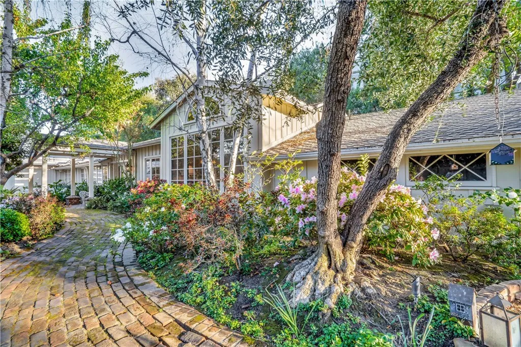 Additional image 36 of 17420 Rancho St, Encino, CA 91316