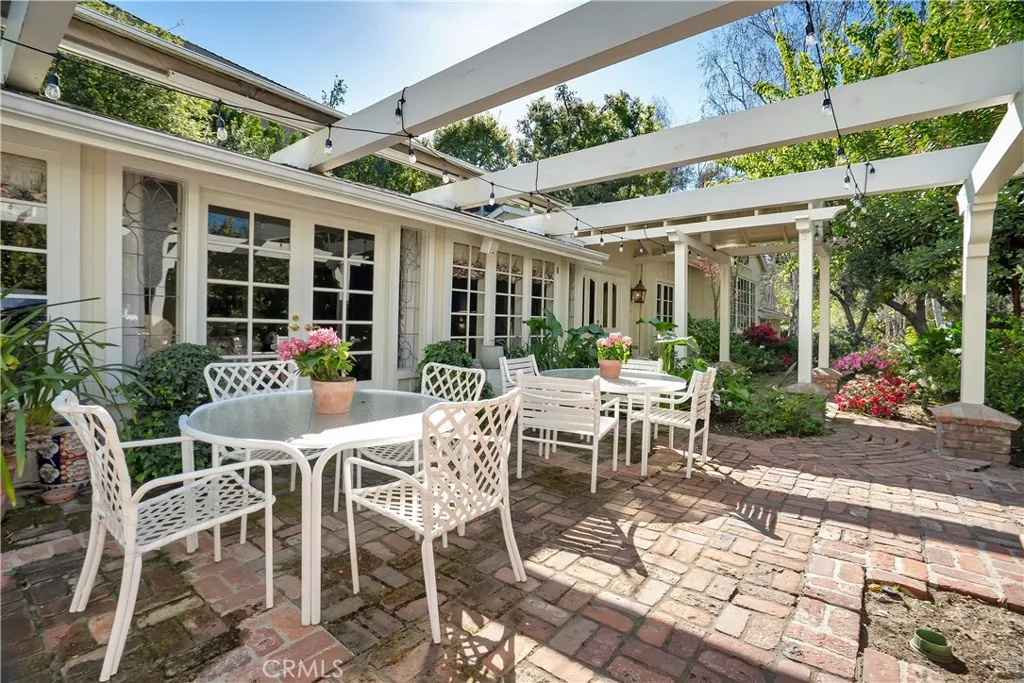 Additional image 63 of 17420 Rancho St, Encino, CA 91316