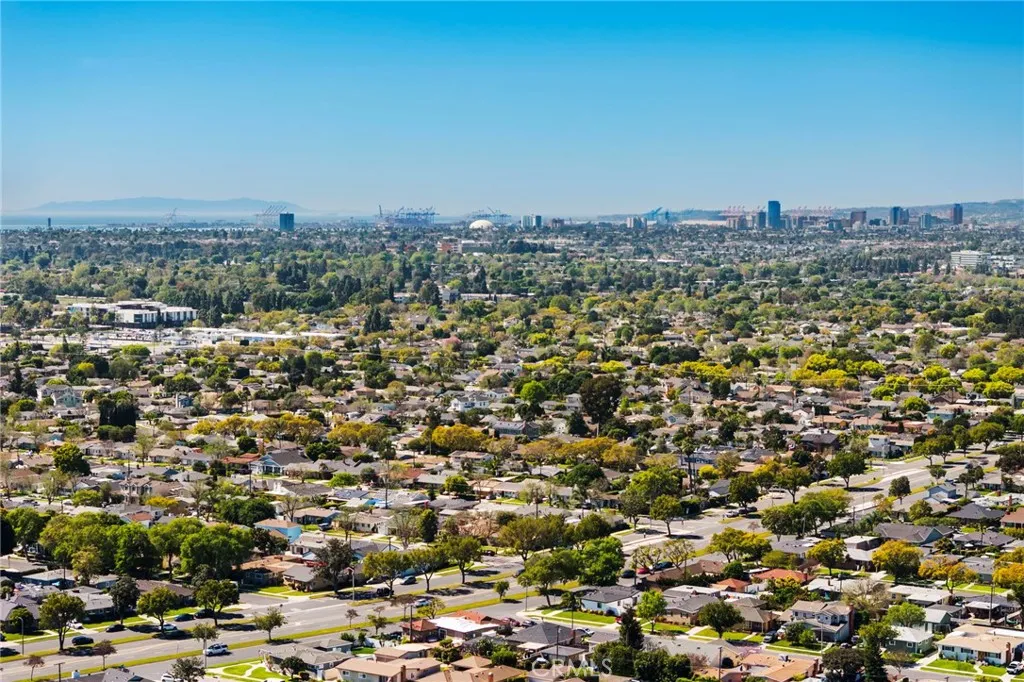 2334 Iroquois Avenue, Long Beach, CA 90815