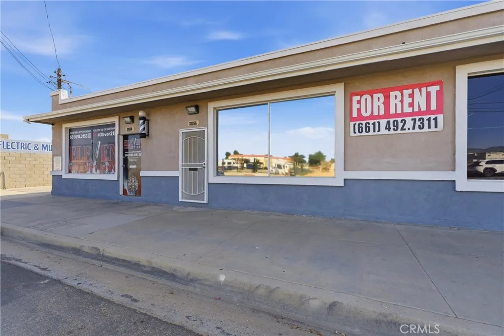 Additional image 3 of 38262 6th St E, Palmdale, CA 93550