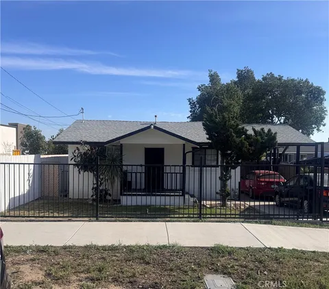 135 W Randall Avenue, Rialto, CA MLS: RS25083517