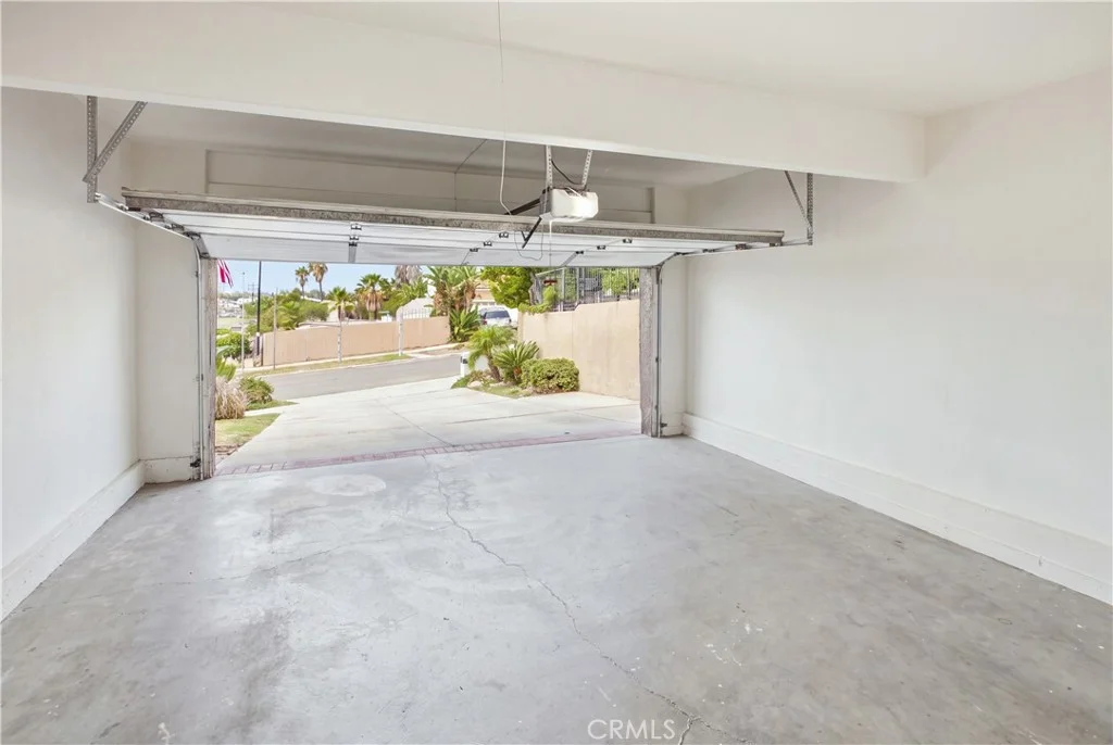 3040 Linden Ave, Long Beach, CA 90807