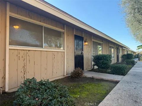 3725 N Fruit Avenue Unit B, Fresno, CA 93705 - MLS#: FR25008652