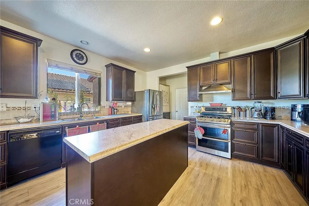 Additional image 36 of 43521 Blossom Dr, Lancaster, CA 93536