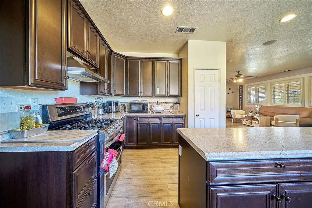 Additional image 35 of 43521 Blossom Dr, Lancaster, CA 93536