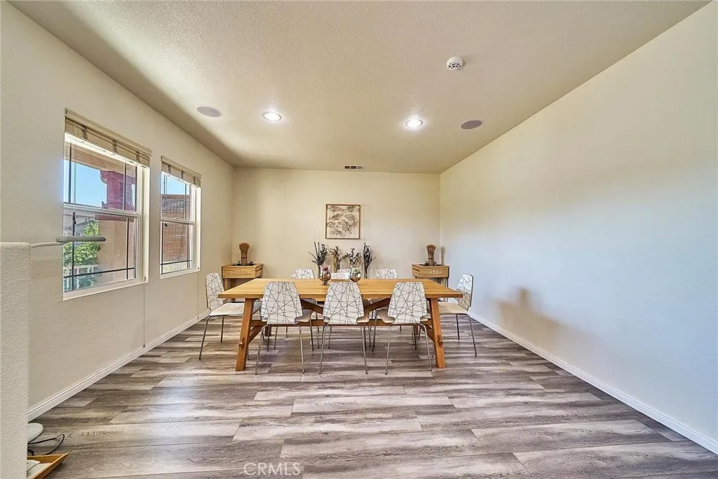 Additional image 3 of 43521 Blossom Dr, Lancaster, CA 93536