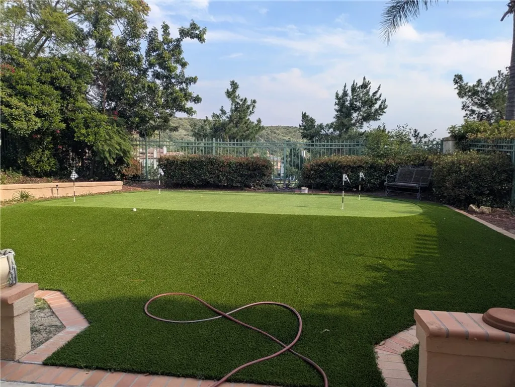 36 Foxtail Lane, Trabuco Canyon, CA 92679