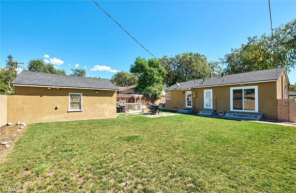 901 N 10th Ave, Upland, CA 91786