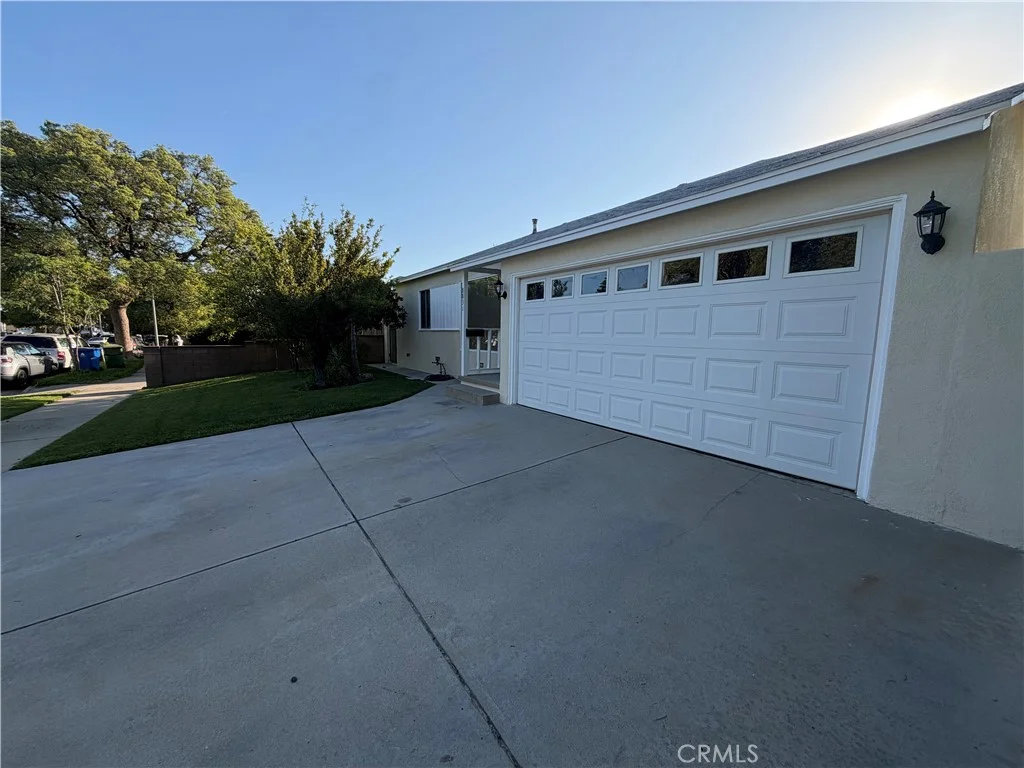 8831 Costello Ave, Panorama City, CA 91402