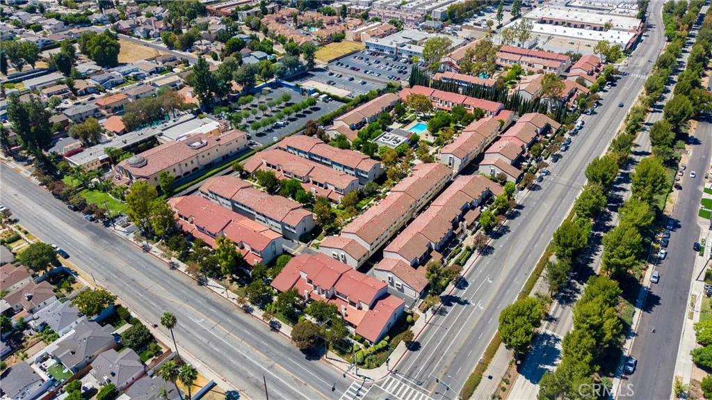 6021 Lindley Avenue Unit 12, Tarzana, CA 91356