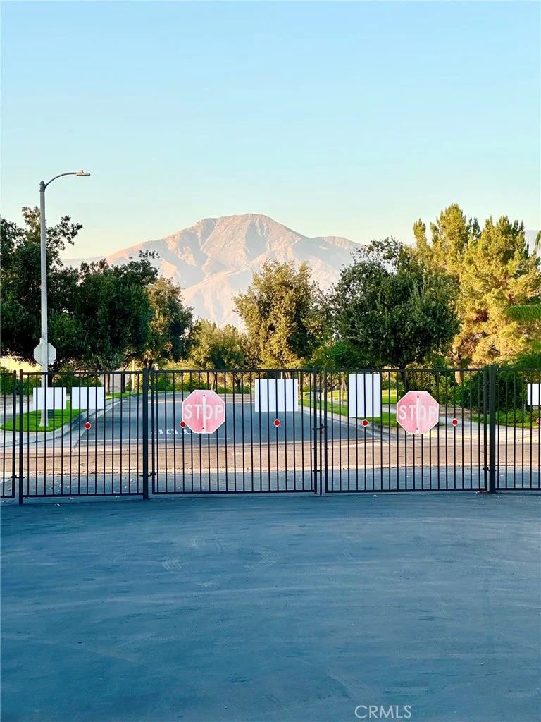 1448 Village St, Redlands, CA 92374