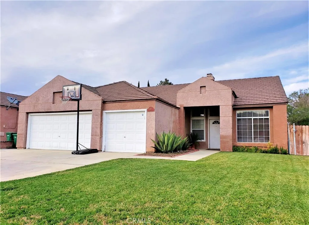 38814 Barrington Street, Palmdale, CA 93551