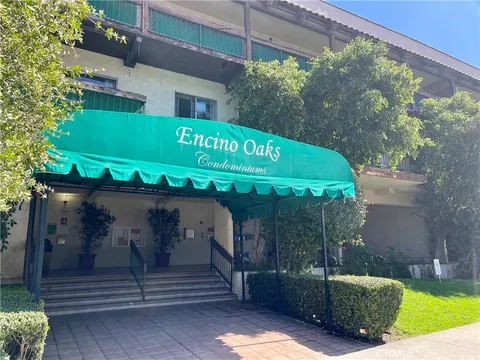 5460 White Oak Avenue Unit C313, Encino, CA MLS: SR25070981