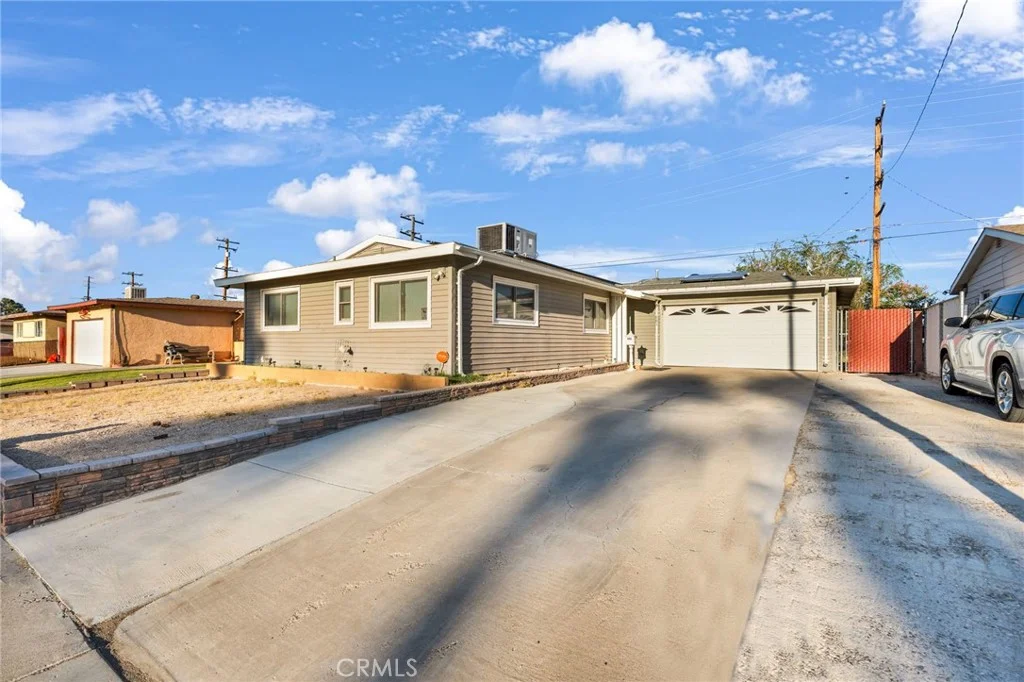 661 Stevens Ave, Barstow, CA 92311 photo 2