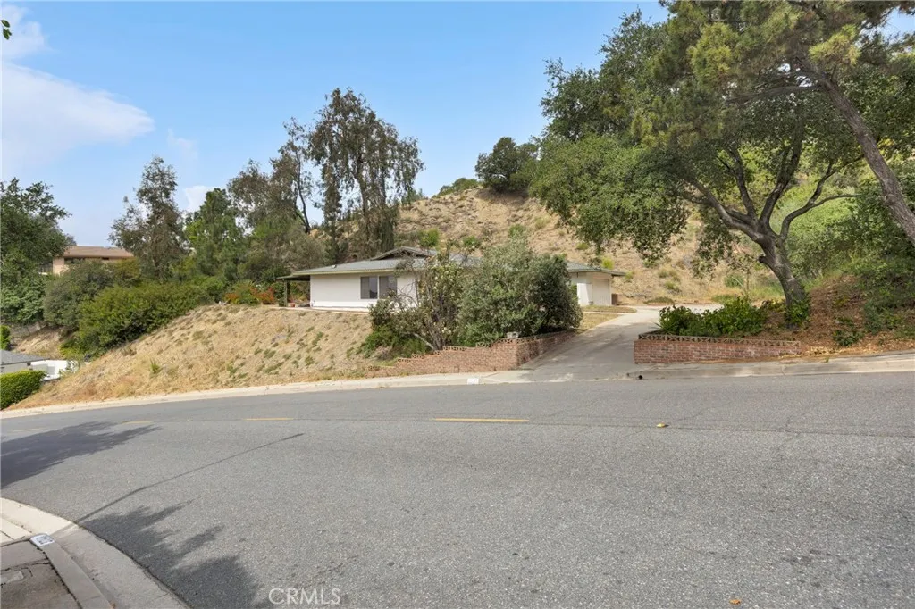 Additional image 8 of 3737 San Augustine Dr, Glendale, CA 91206