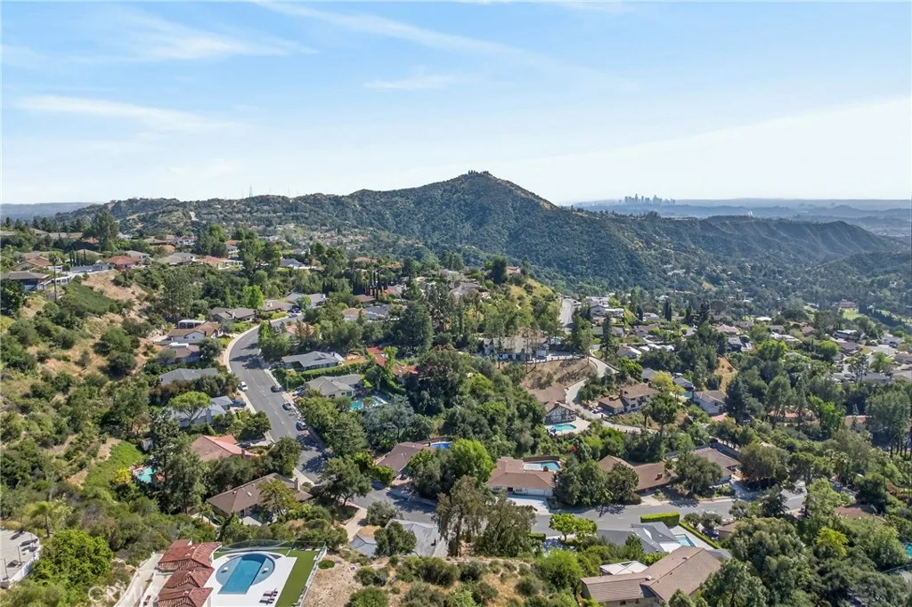 Additional image 64 of 3737 San Augustine Dr, Glendale, CA 91206