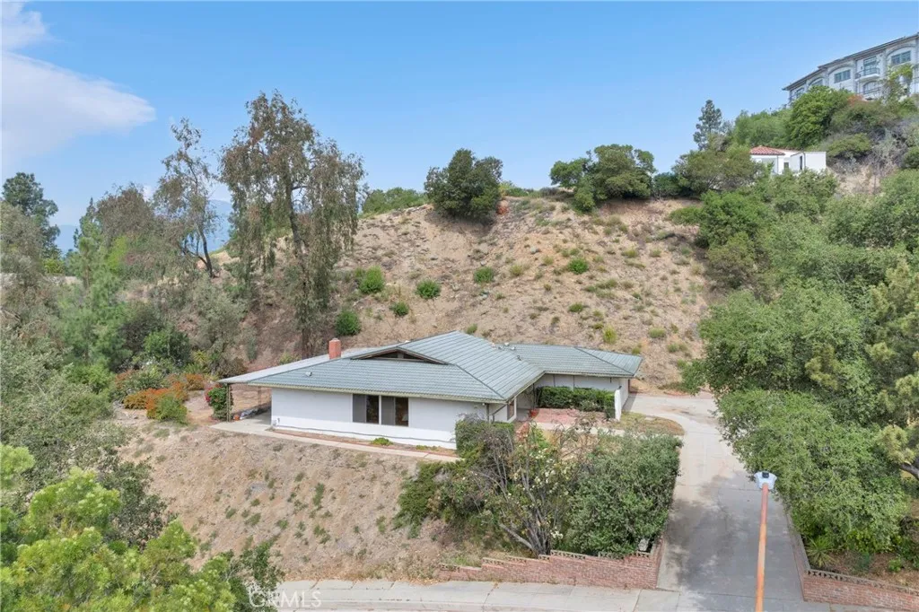 Additional image 3 of 3737 San Augustine Dr, Glendale, CA 91206