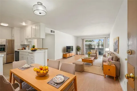 10240 Camarillo Street Unit 204, Toluca Lake, CA MLS: SR25077552