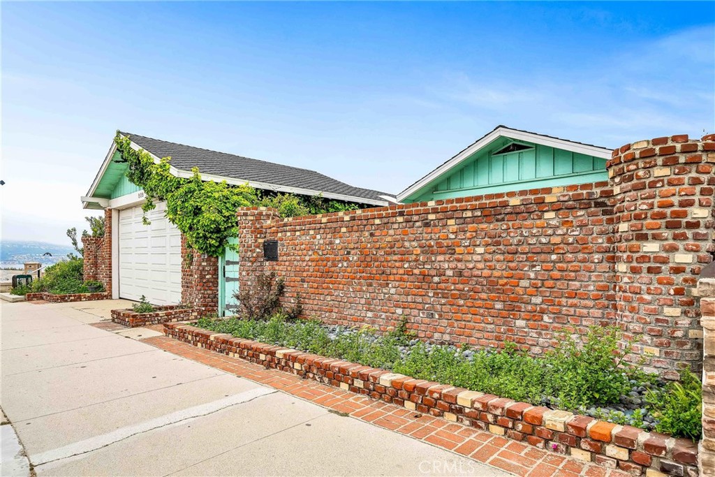 809 Esplanade, Redondo Beach, CA 90277 - MLS#: SB23036850