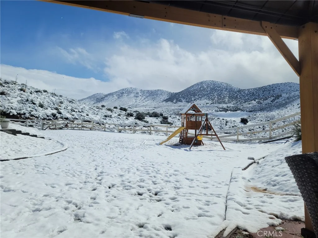 9210 Yucca Hills Rd, Agua Dulce, CA 91390