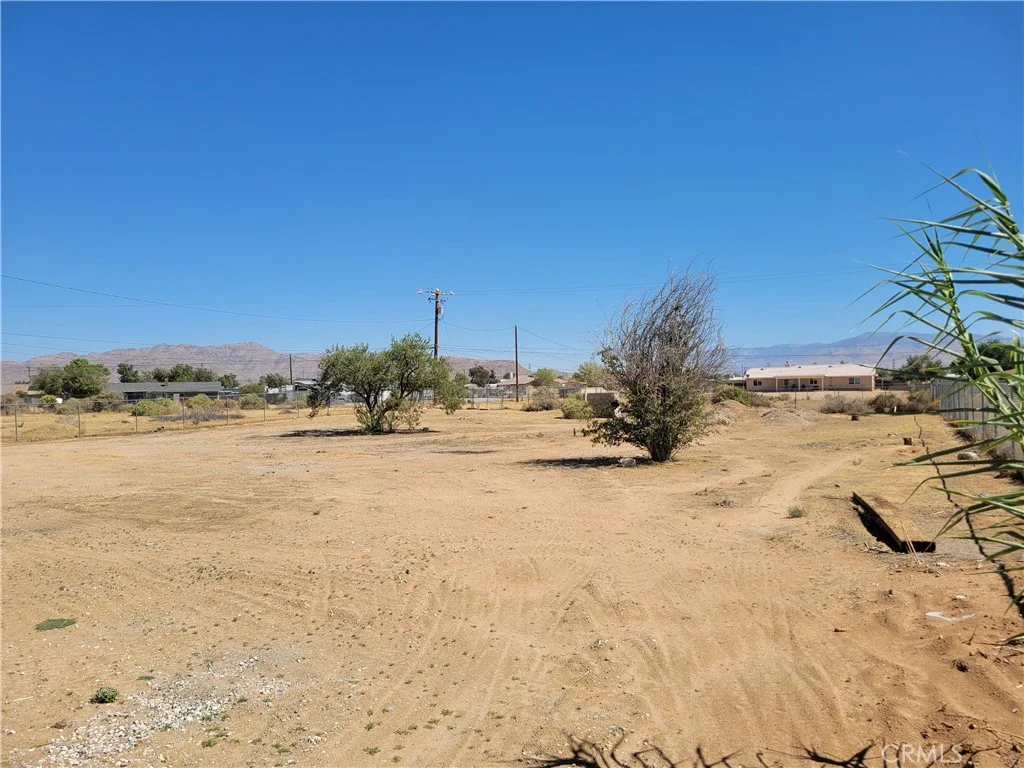 14145 Lakota Road, Apple Valley, CA 92307
