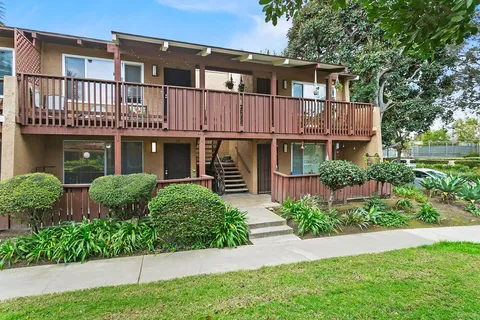 1000 W Macarthur Boulevard Unit 67, Santa Ana, CA MLS: PW25032927