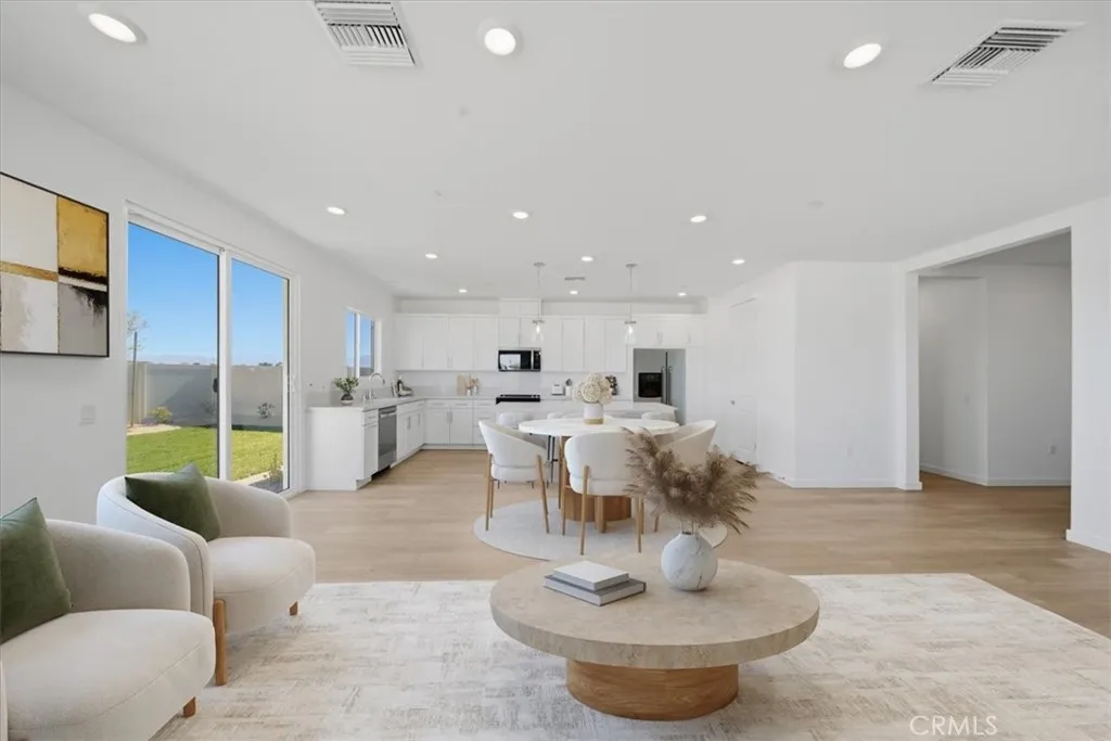 Additional image 3 of 3329 E Avenue J-4, Lancaster, CA 93535