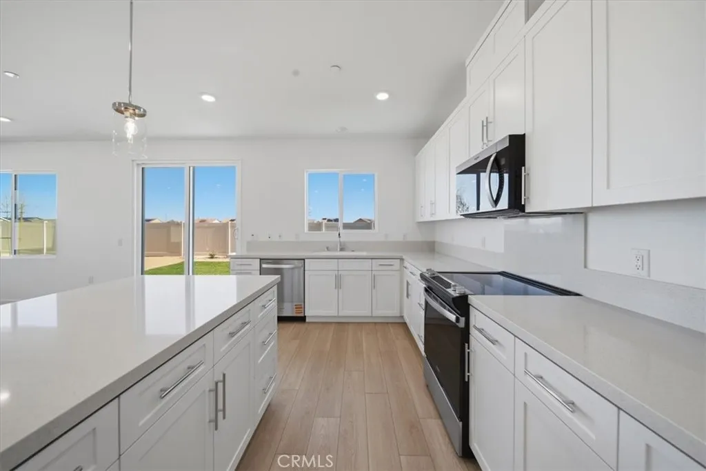 Additional image 30 of 3329 E Avenue J-4, Lancaster, CA 93535