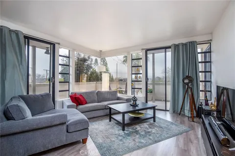2525 E 19th Street Unit 12, Signal Hill, CA 90755 - MLS#: PV25032046