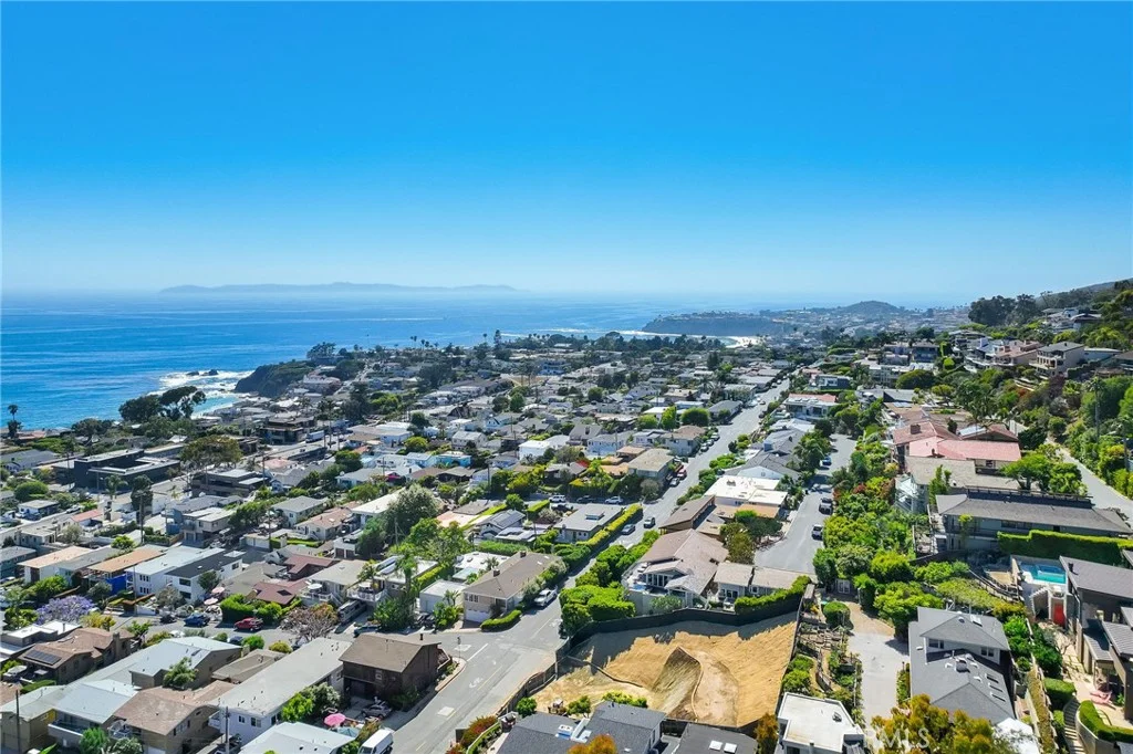 990 Hillcrest Drive, Laguna Beach, CA 92651