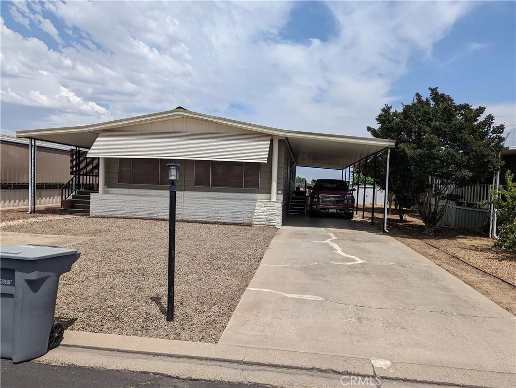 2240 Golden Oak Ln 21  