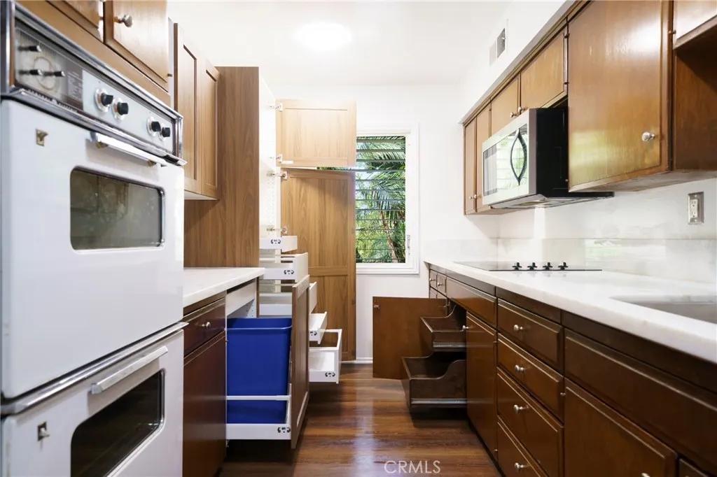 Additional image 71 of 8120 Canby Ave #6, Reseda, CA 91335