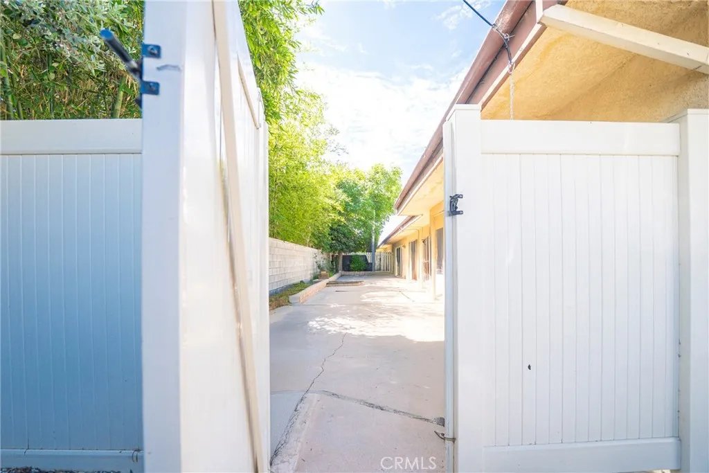 Additional image 91 of 8120 Canby Ave #6, Reseda, CA 91335