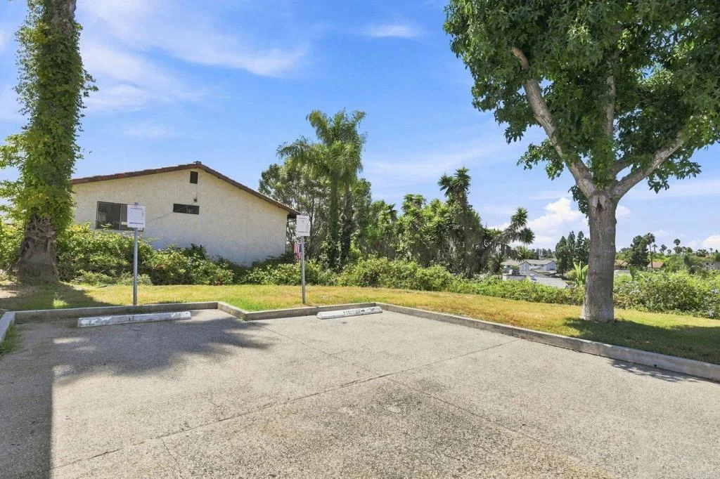 320 Grapevine Rd Unit 2, Vista, CA 92083