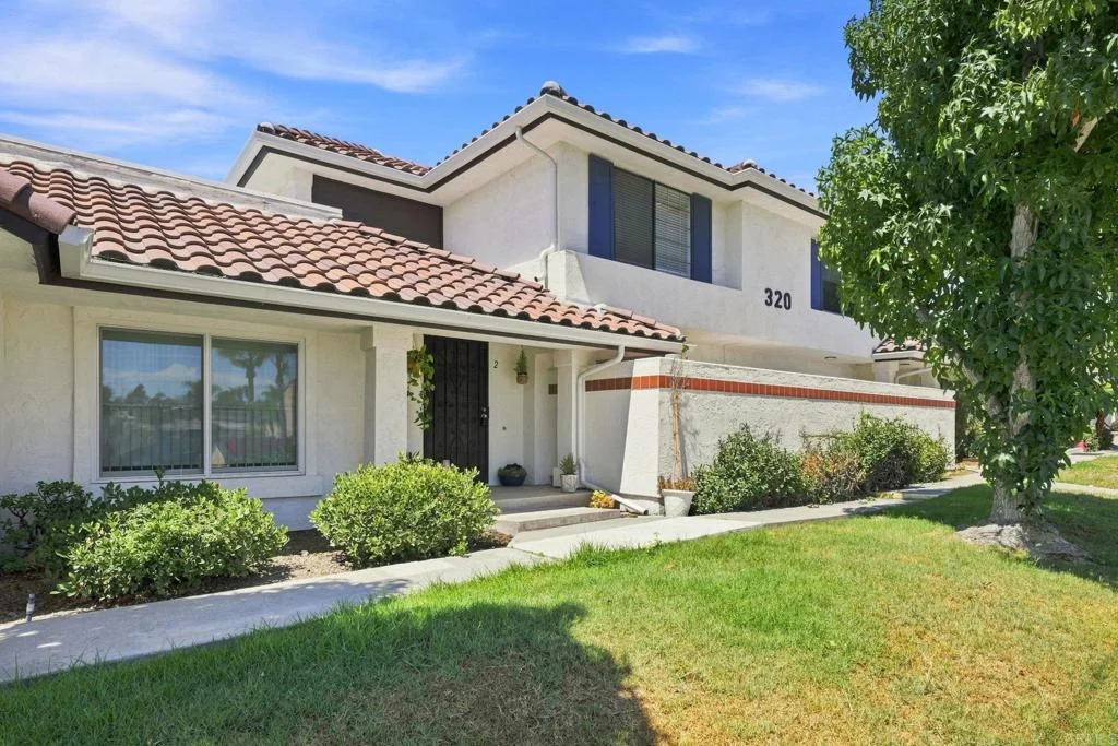 320 Grapevine Rd Unit 2, Vista, CA 92083 photo 2