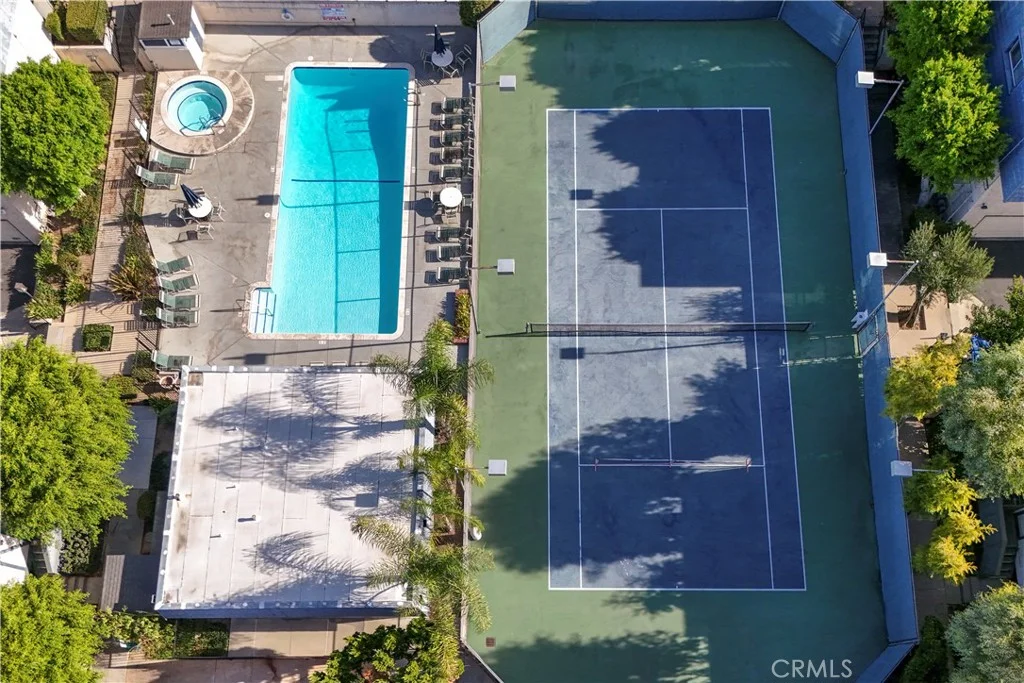 18550 Hatteras Street Unit 87, Tarzana, CA 91356