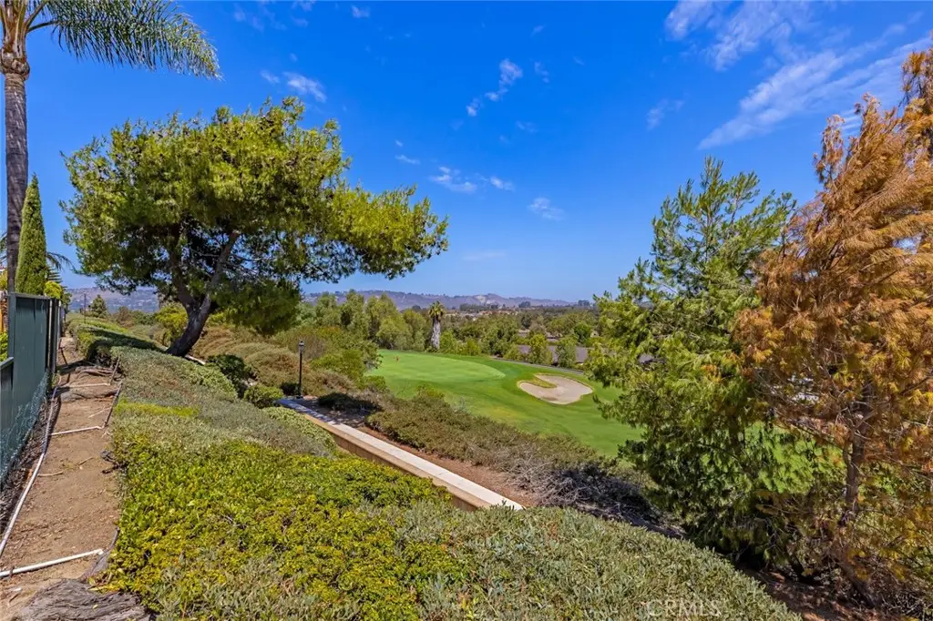 27677 Via Sequoia, San Juan Capistrano, CA 92675