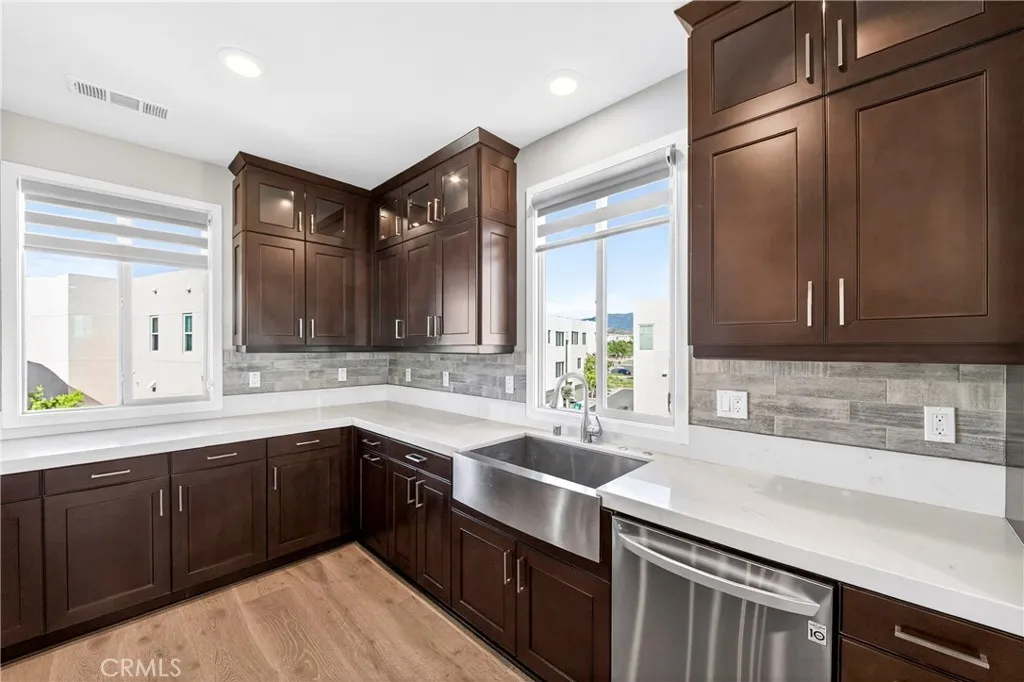 Additional image 46 of 195 Stellar, Irvine, CA 92618