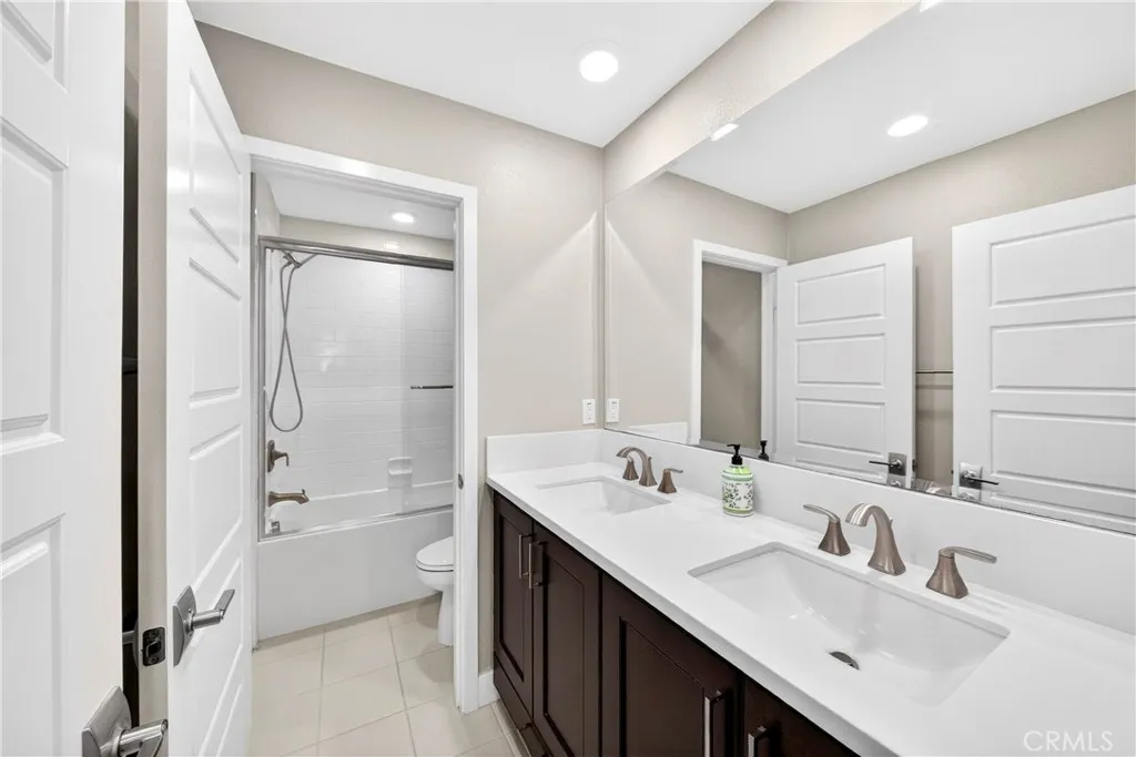 Additional image 89 of 195 Stellar, Irvine, CA 92618