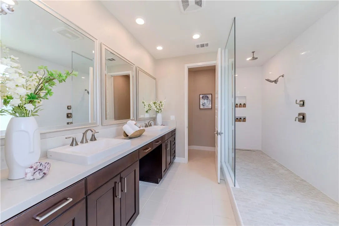 Additional image 111 of 195 Stellar, Irvine, CA 92618