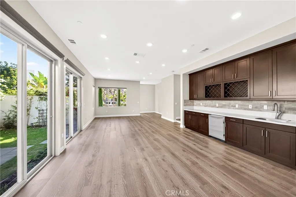 Additional image 81 of 195 Stellar, Irvine, CA 92618