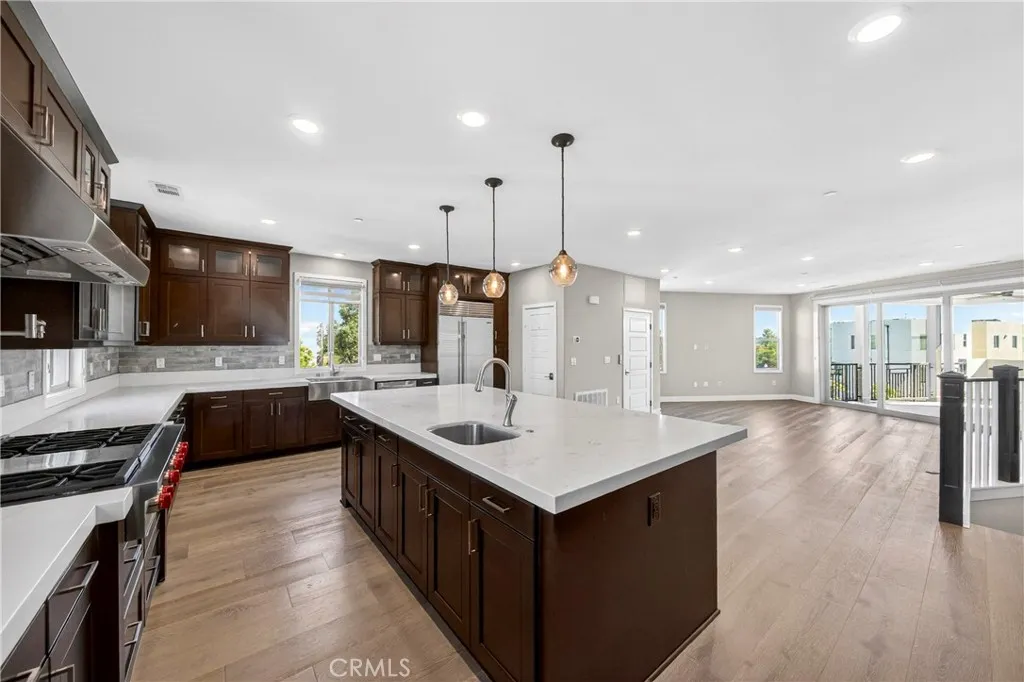 Additional image 115 of 195 Stellar, Irvine, CA 92618