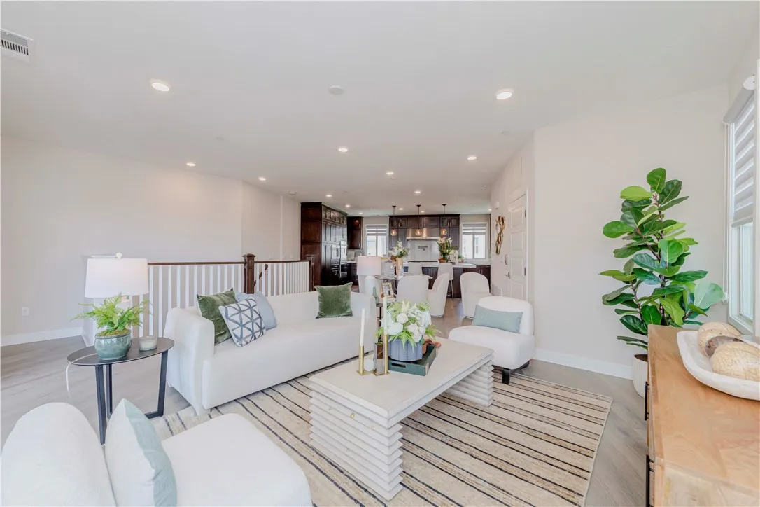 Additional image 125 of 195 Stellar, Irvine, CA 92618