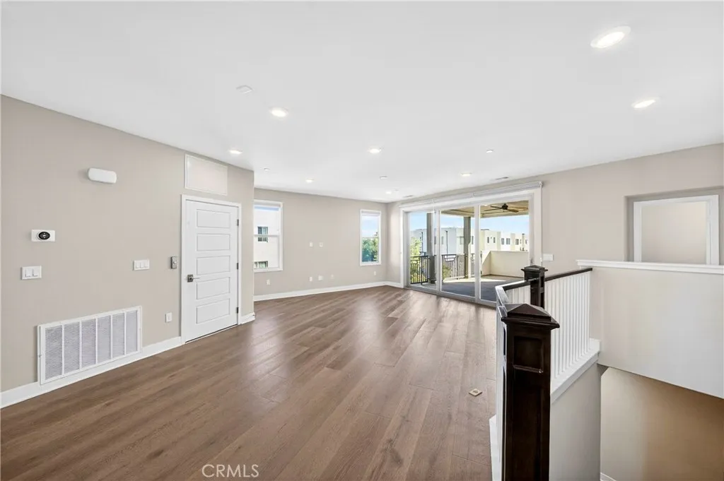 Additional image 119 of 195 Stellar, Irvine, CA 92618